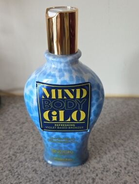 Refreshing Violet-Based Bronzer - Blue